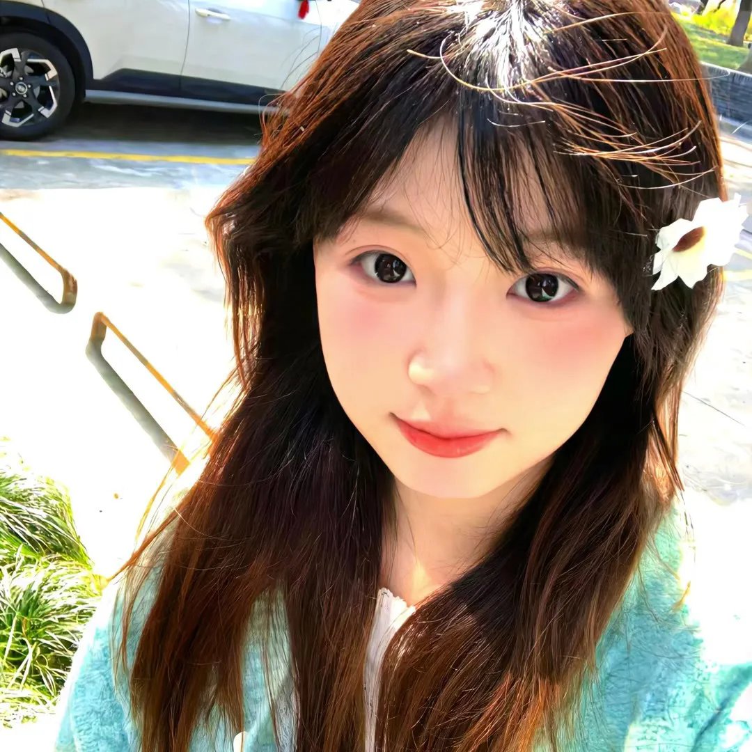 戴脚镣的女孩